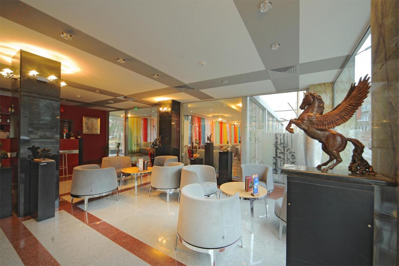 Hotel City Плевна Экстерьер фото